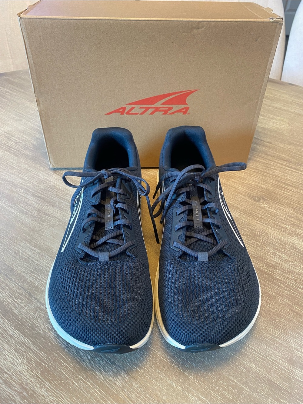 Altra Escalante, Men's 11 - Picture 2 of 9